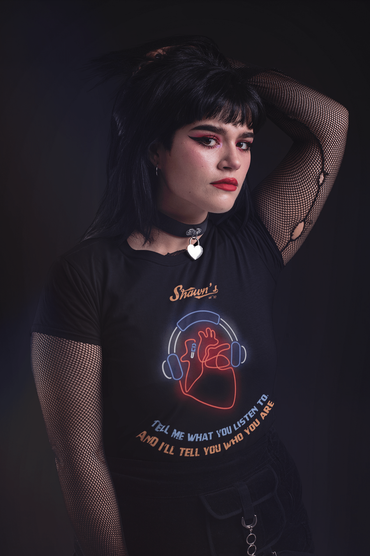 mockup-of-a-goth-woman-modeling-a-t-shirt-in-a-studio-26866